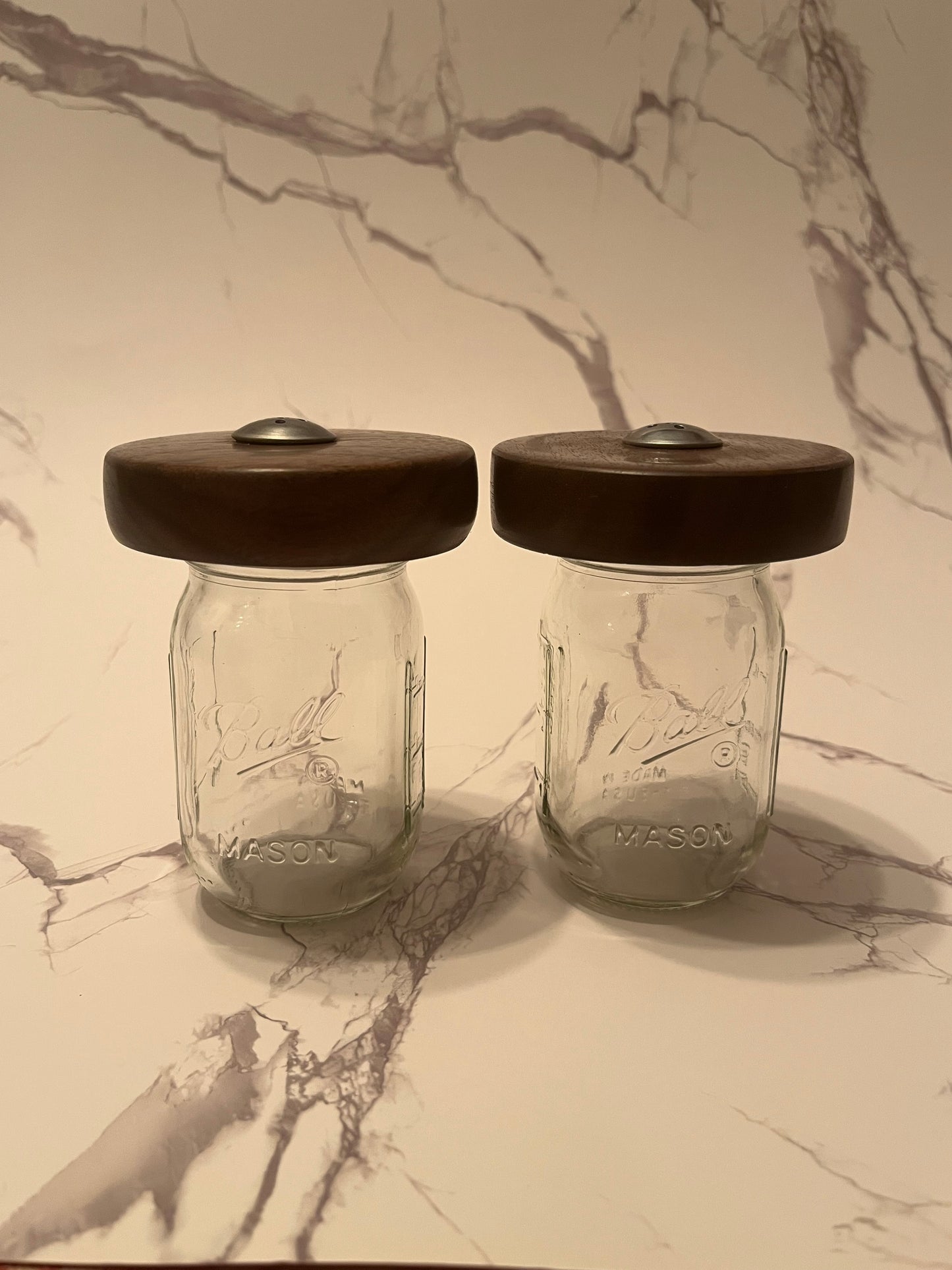 Wooden Top Masion Jar Salp and Pepper Shakers